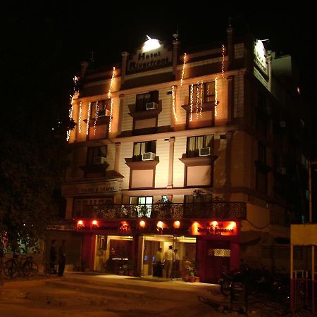 Hotel Riverfront Ahmedabad Eksteriør bilde