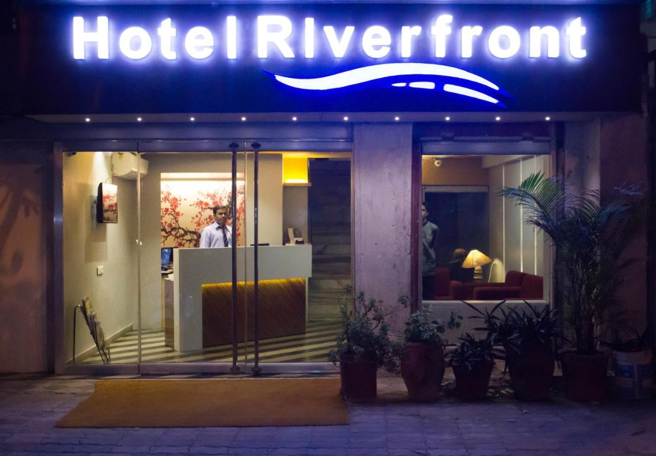 Hotel Riverfront Ahmedabad Eksteriør bilde