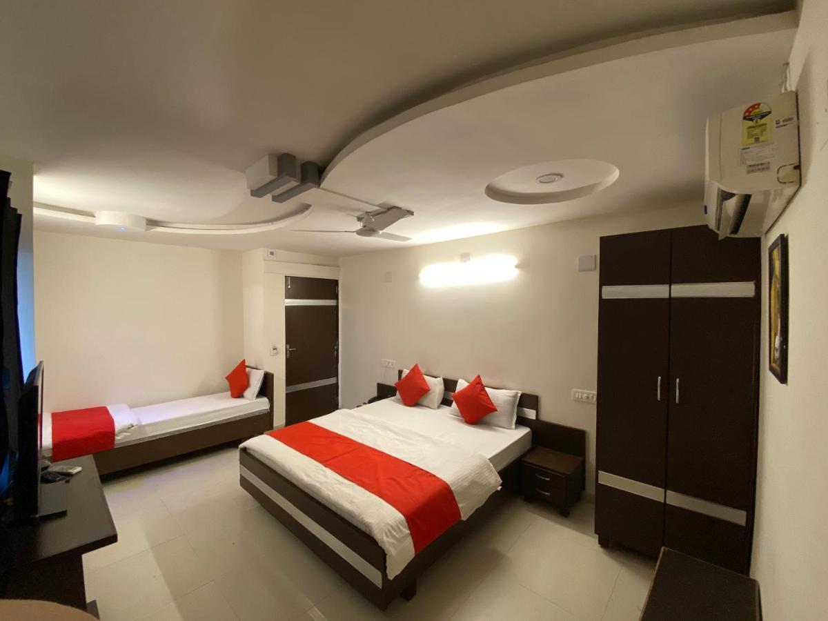 Hotel Riverfront Ahmedabad Rom bilde