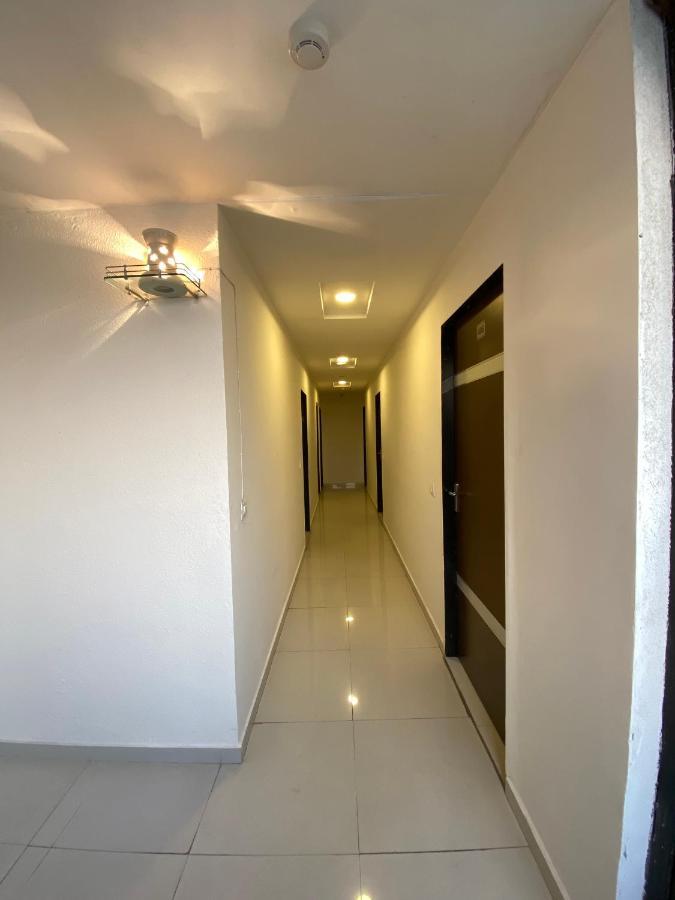 Hotel Riverfront Ahmedabad Eksteriør bilde