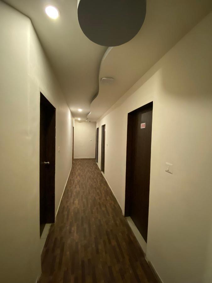 Hotel Riverfront Ahmedabad Eksteriør bilde